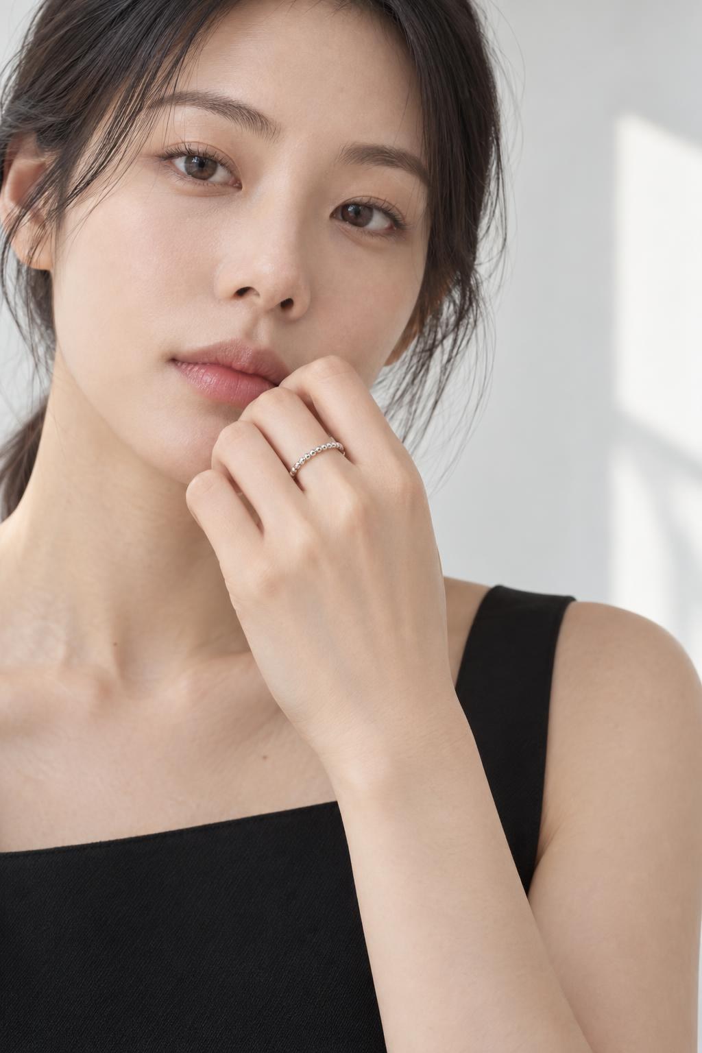 14K 베이비 비드 원형심플 반지 AI 착용 예시 1