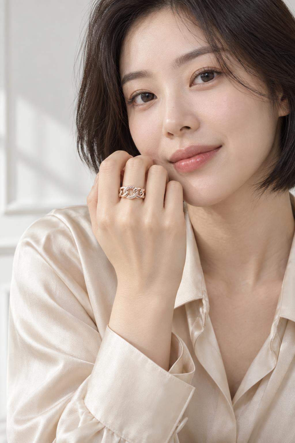 14K 체인 라운드 포인트 반지 AI 착용 예시 1