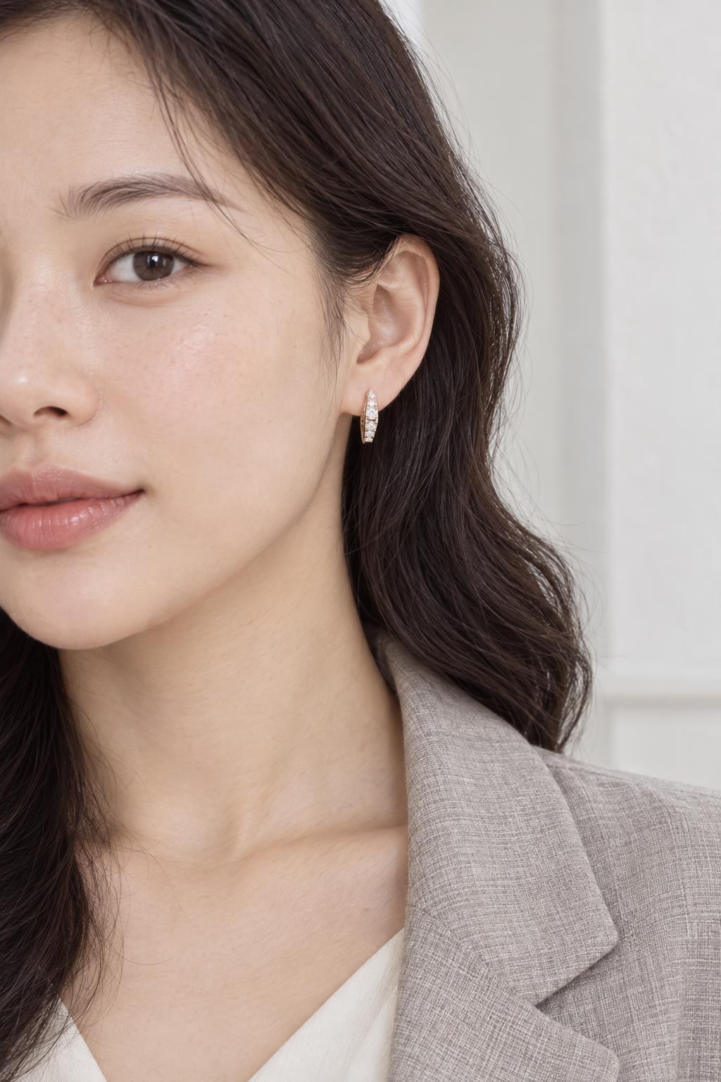 14K 랩다이아몬드 스퀘어 라인 귀걸이 AI 착용 예시 1