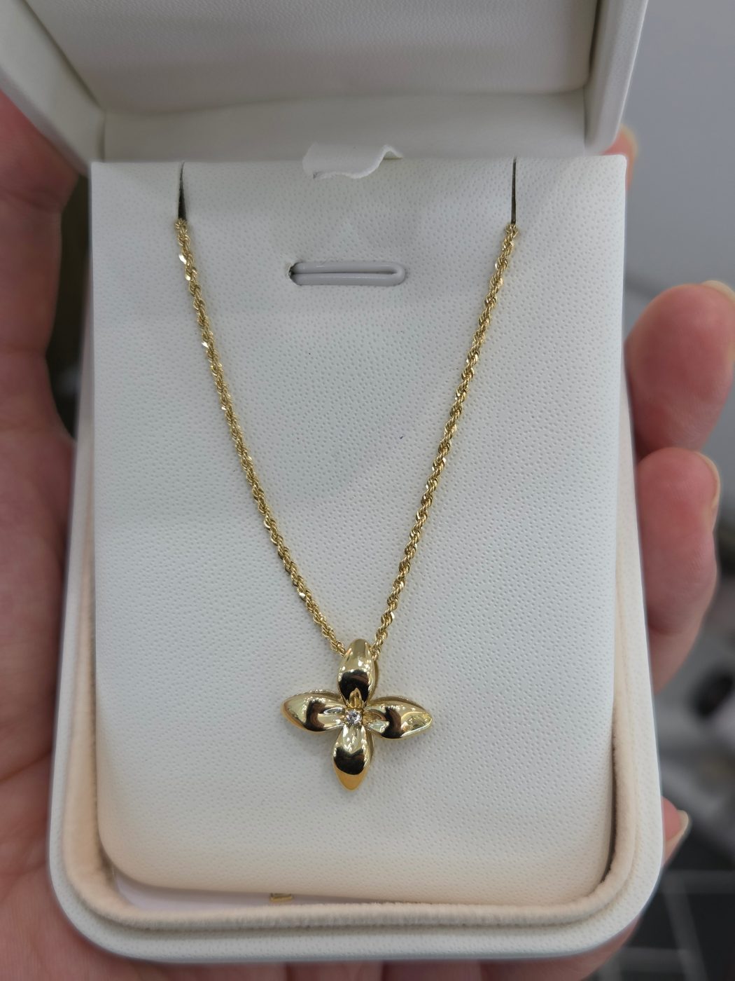 네잎꽃 중앙 포인트 14k 목걸이 구매 리뷰 사진